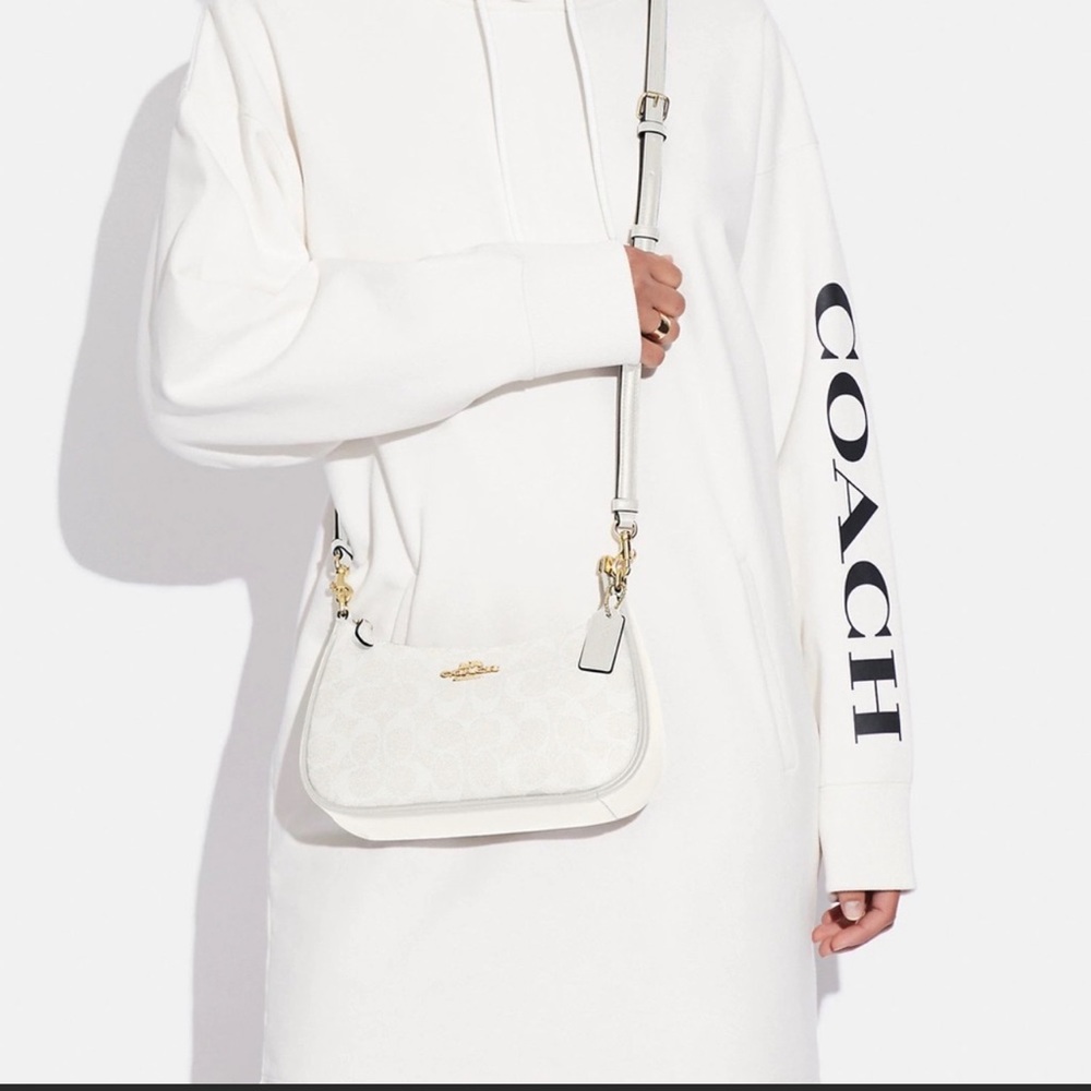 Brand new Coach Teri Shoulder Bag In Signature Canvas